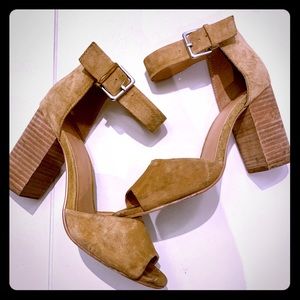 DONATED 🍁 UO Beige Suede Heels! 🍁